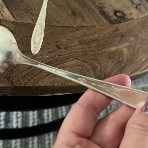 Vintage Oneida 5 pc flatware set: - Picture 13 of 16